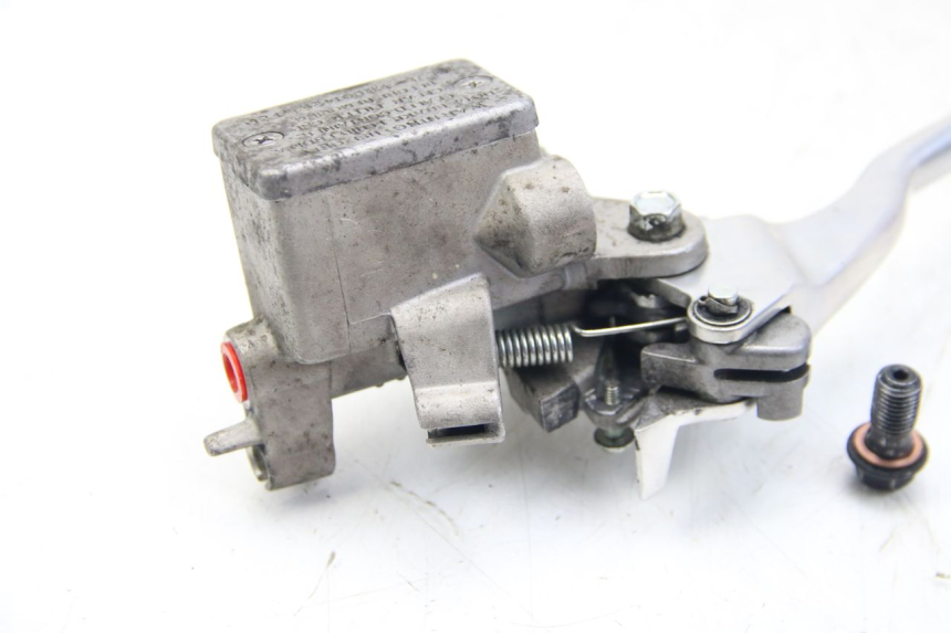 photo de FRONT BRAKE MASTER CYLINDER YAMAHA HW XENTER 125 (2011 - 2017) - Alternative perspective