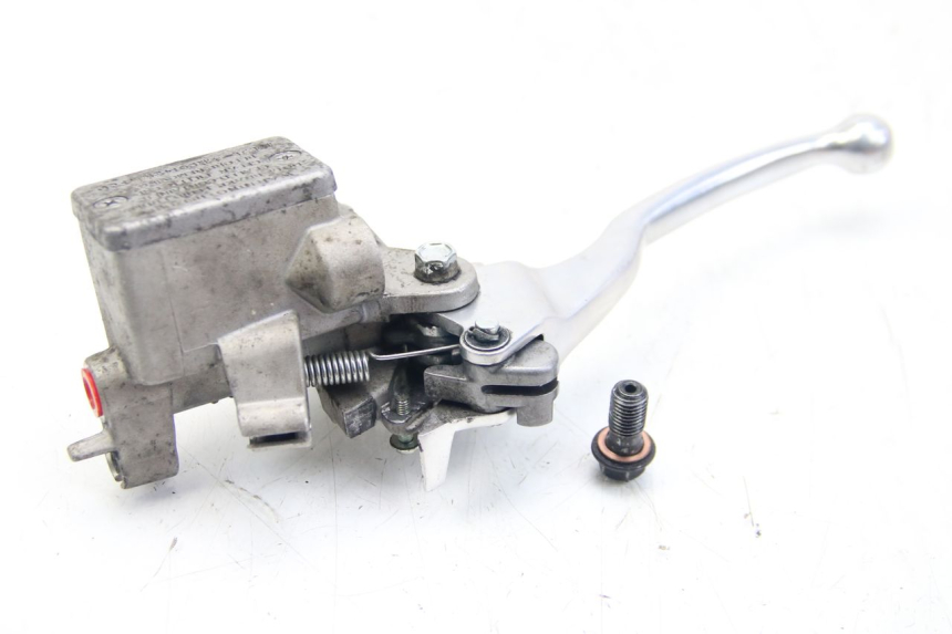 photo de FRONT BRAKE MASTER CYLINDER YAMAHA HW XENTER 125 (2011 - 2017) - Technical close-up