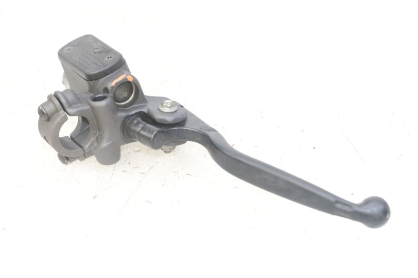 photo de FRONT BRAKE MASTER CYLINDER PEUGEOT JET FORCE CARBU 50 (2003 - 2016) - Alternative perspective