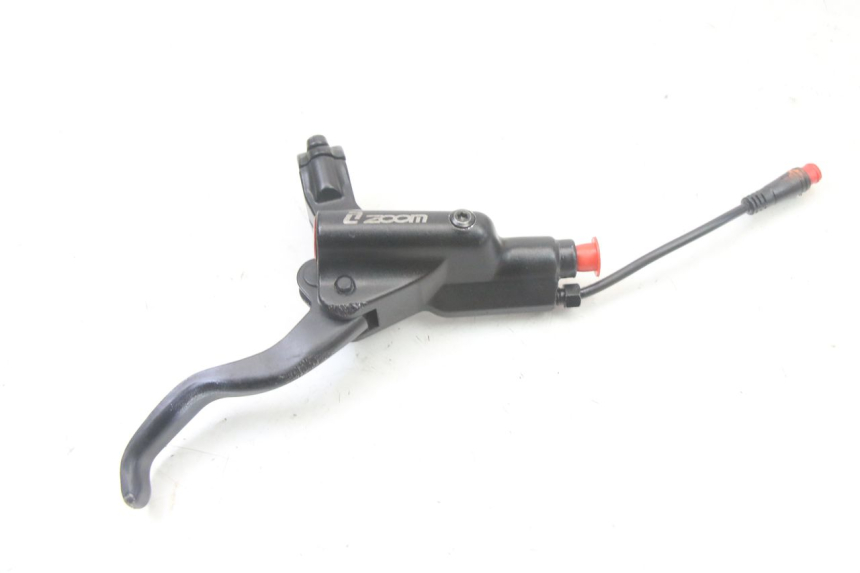 photo de FRONT BRAKE MASTER CYLINDER JOYOR S10-S-Z 1 - Alternative perspective