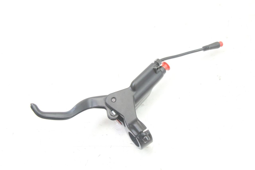 photo de FRONT BRAKE MASTER CYLINDER JOYOR S10-S-Z 1 - Technical close-up