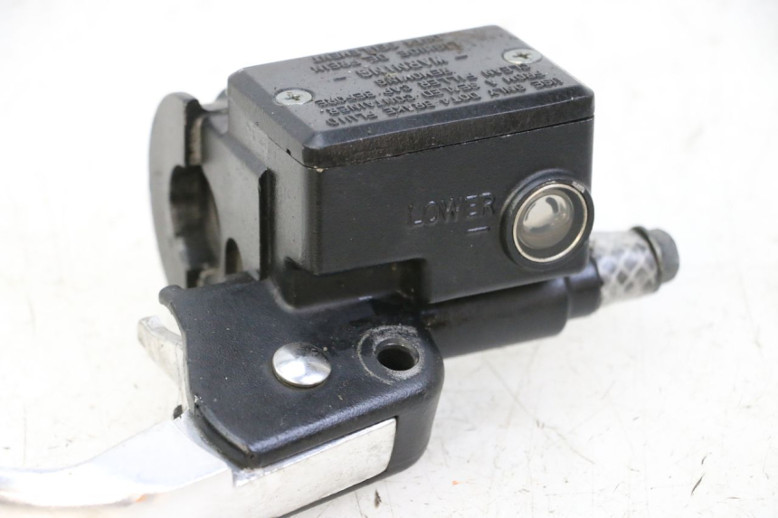 photo de FRONT BRAKE MASTER CYLINDER KEEWAY K-LIGHT KLIGHT 125 (2018 - 2025) - Fixing points details