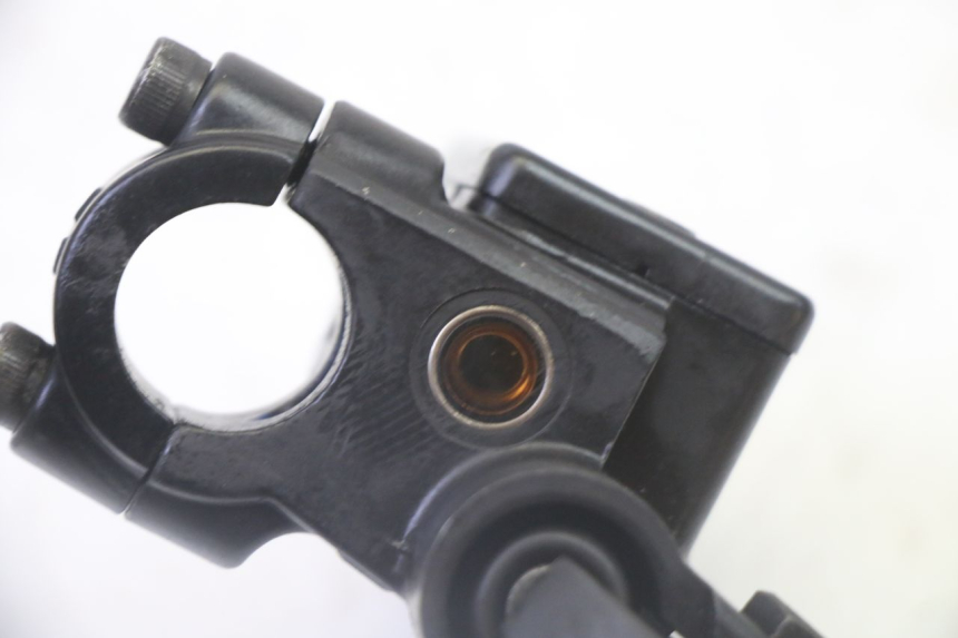 photo de FRONT BRAKE MASTER CYLINDER PEUGEOT KISBEE 2T 50 (2010 - 2017) - Technical close-up