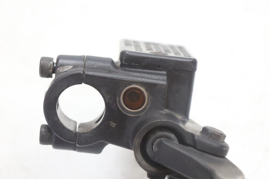 photo de FRONT BRAKE MASTER CYLINDER PEUGEOT KISBEE 2T 50 (2010 - 2017) - Fixing points details