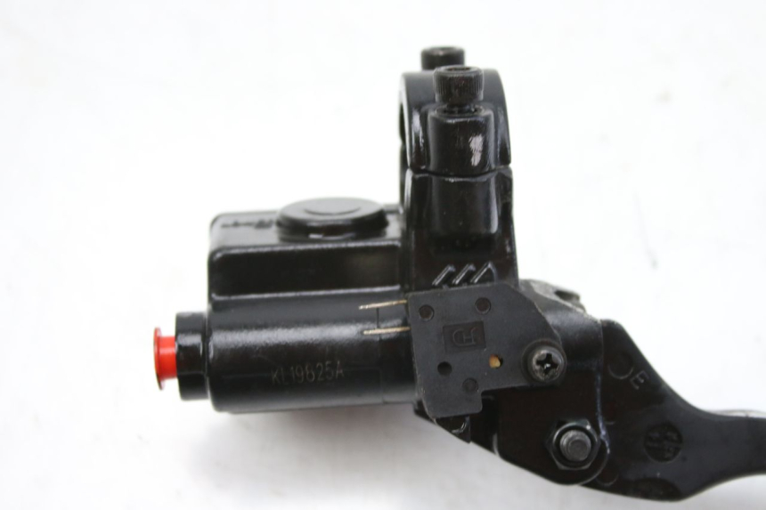 photo de FRONT BRAKE MASTER CYLINDER PEUGEOT KISBEE 4T 50 (2018 - 2022) - Zoom on usage condition