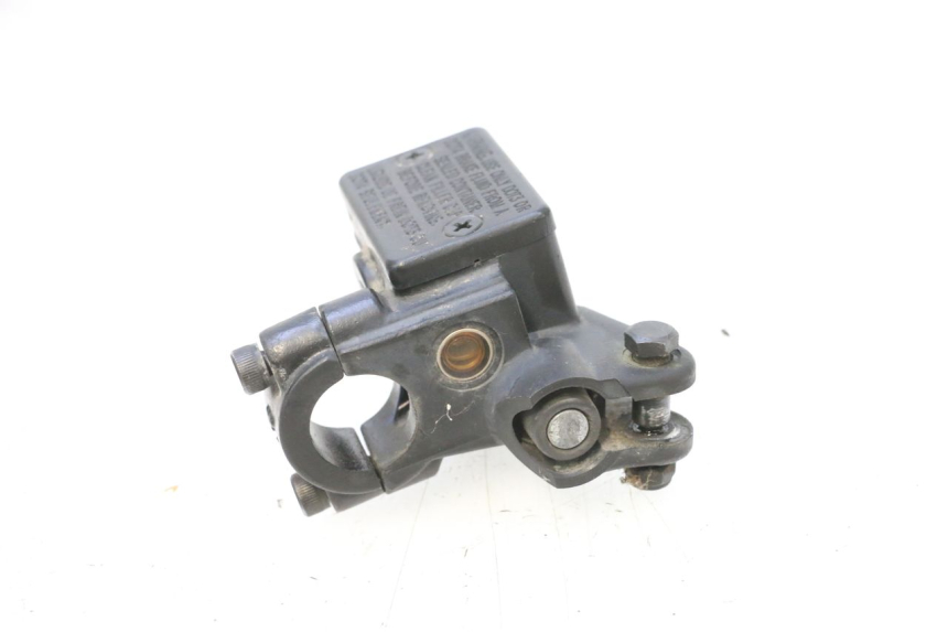 photo de FRONT BRAKE MASTER CYLINDER PEUGEOT KISBEE 4T 50 (2018 - 2022) - Zoom on usage condition