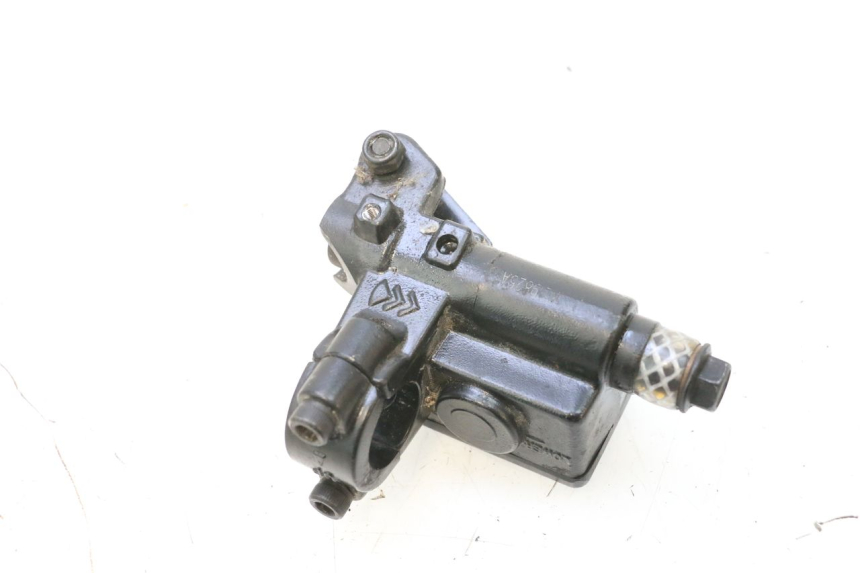 photo de FRONT BRAKE MASTER CYLINDER PEUGEOT KISBEE 4T 50 (2018 - 2022) - Alternative perspective