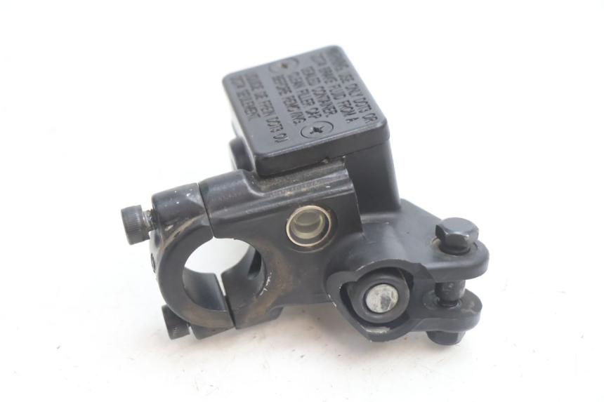 photo de FRONT BRAKE MASTER CYLINDER PEUGEOT KISBEE 4T 50 (2018 - 2022) - Alternative perspective
