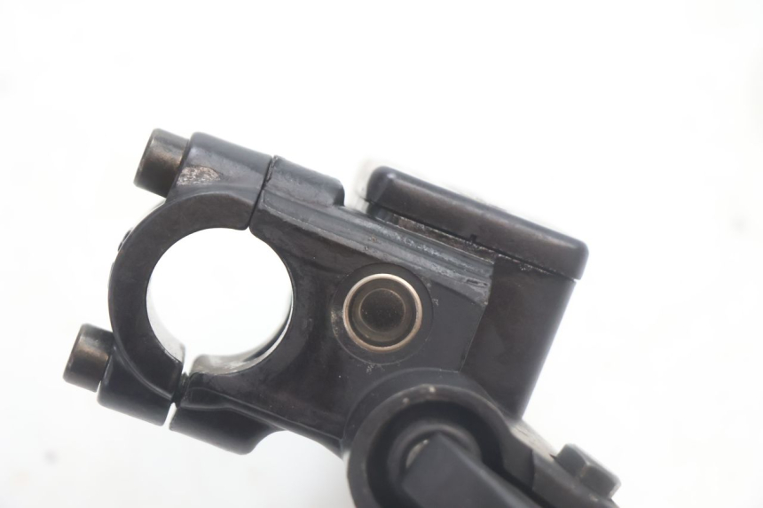 photo de FRONT MASTER CYLINDER PEUGEOT KISBEE 4T 50 (2010 - 2017) - Fixing points details
