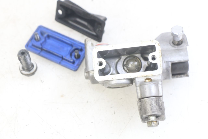 photo de FRONT MASTER CYLINDER KAWASAKI KX 85 (2001 - 2013) - Alternative perspective
