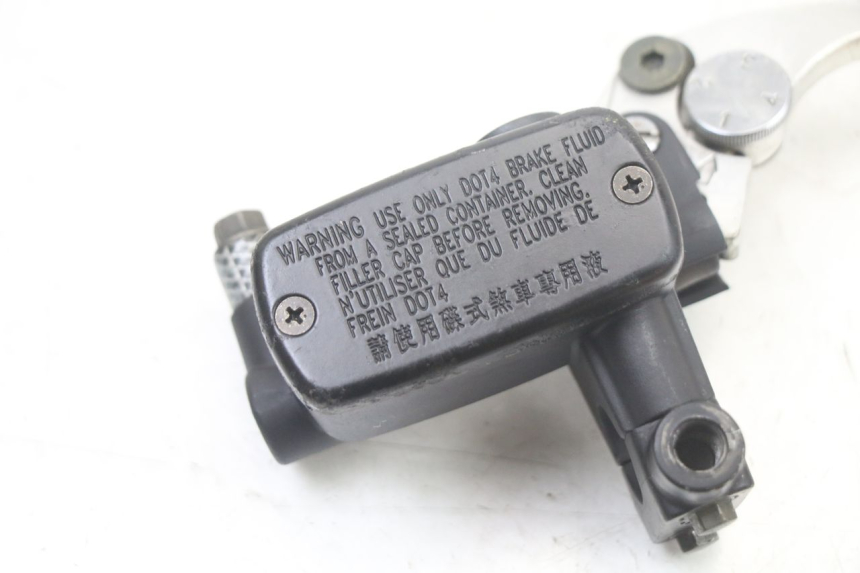 photo de FRONT BRAKE MASTER CYLINDER KYMCO XCITING 500 (2007 - 2010) - Alternative perspective