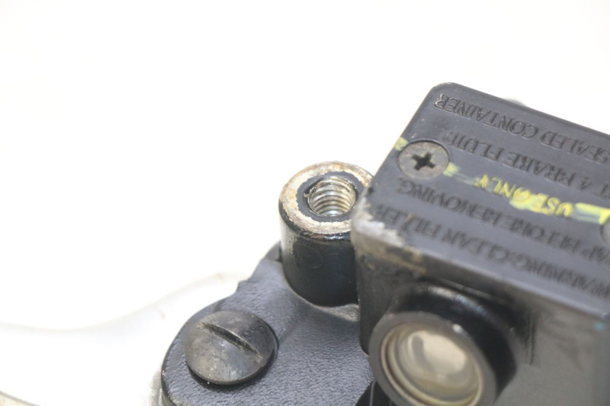 photo de FRONT BRAKE MASTER CYLINDER PIAGGIO LIBERTY IGET 4T 50 (2015 - 2020) - Technical close-up