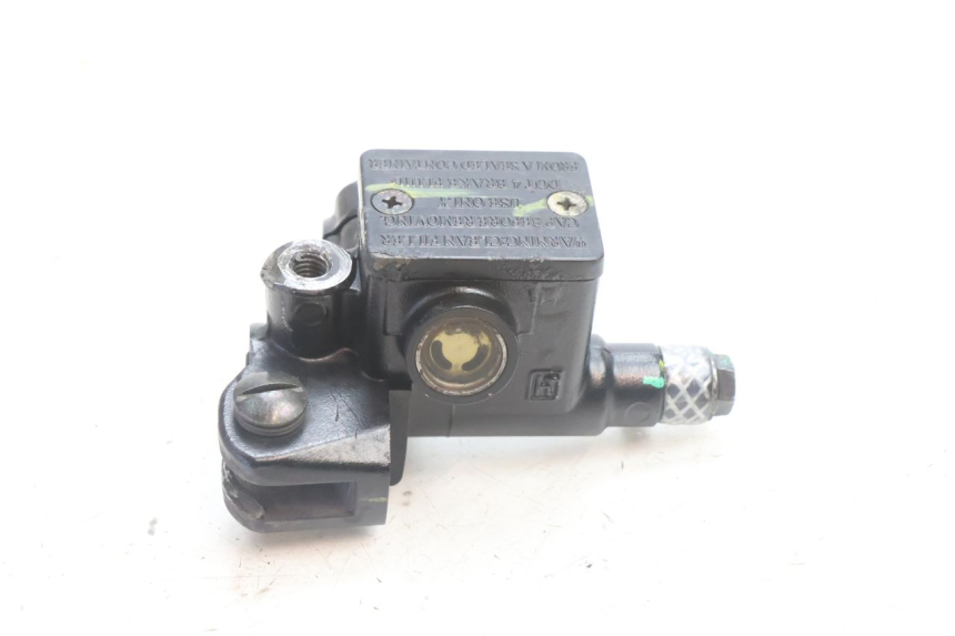 photo de FRONT BRAKE MASTER CYLINDER PIAGGIO LIBERTY IGET 4T 50 (2021 - 2025) - Technical close-up