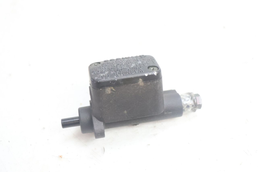 photo de FRONT BRAKE MASTER CYLINDER MBK MACH G AC 50 (2002 - 2014) - Zoom on usage condition