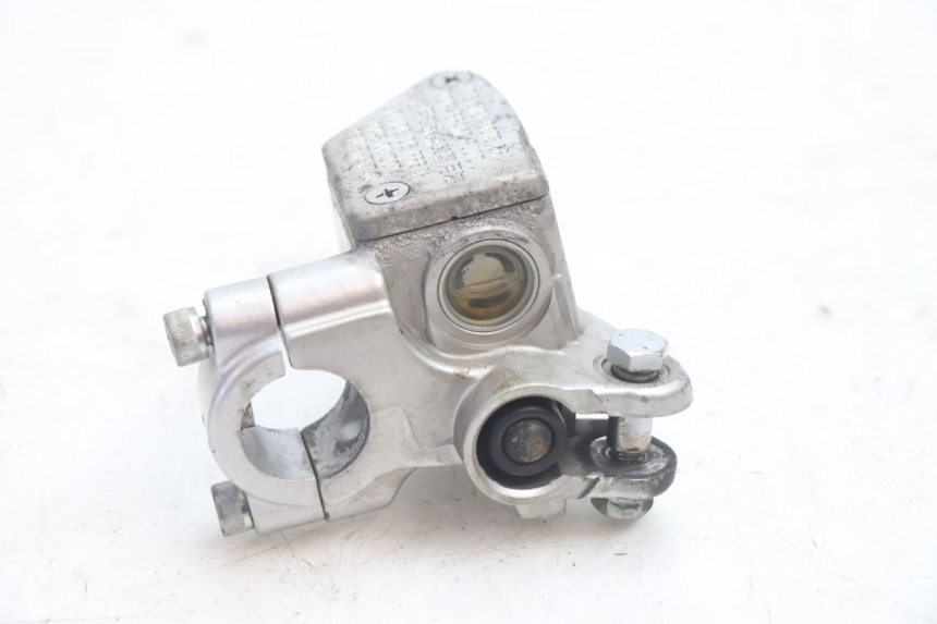 photo de FRONT BRAKE MASTER CYLINDER SYM MIO 50 (2005 - 2010) - Alternative perspective