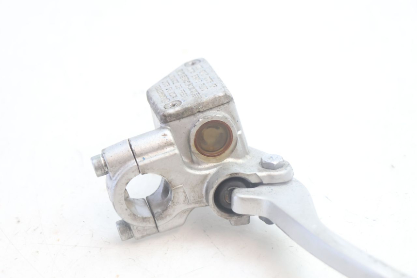 photo de FRONT BRAKE MASTER CYLINDER SYM MIO 50 (2005 - 2010) - Alternative perspective