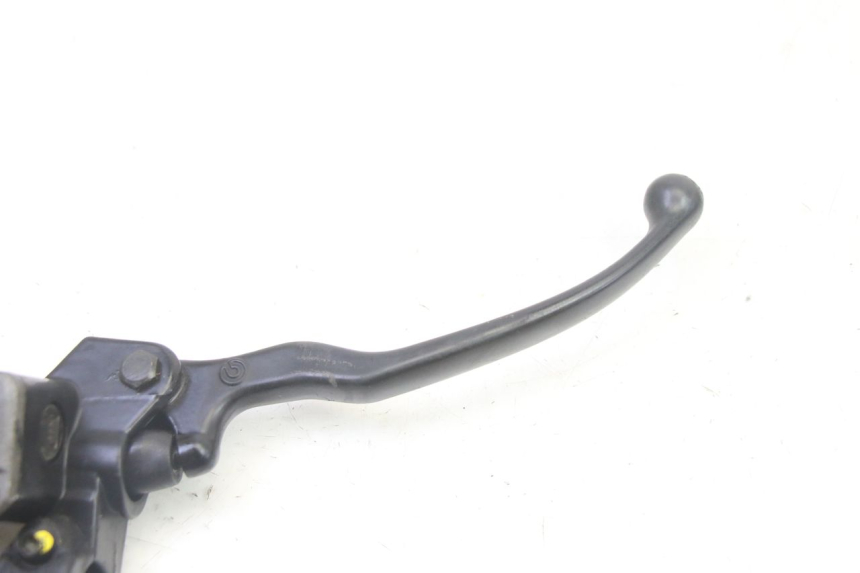 photo de FRONT MASTER CYLINDER PIAGGIO MP3 RL 250 (2006 - 2010) - Zoom on usage condition