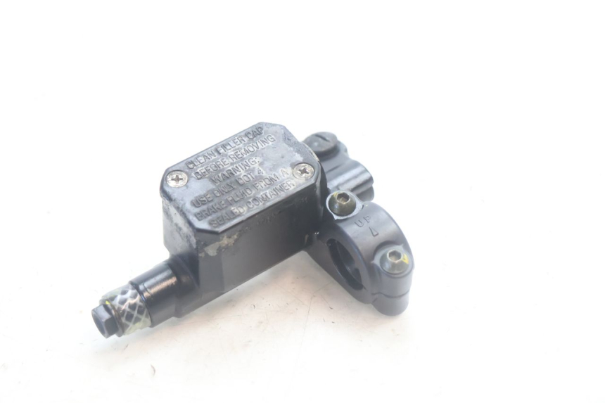 photo de FRONT BRAKE MASTER CYLINDER PIAGGIO MP3 500 (2016 - 2018) - Zoom on usage condition