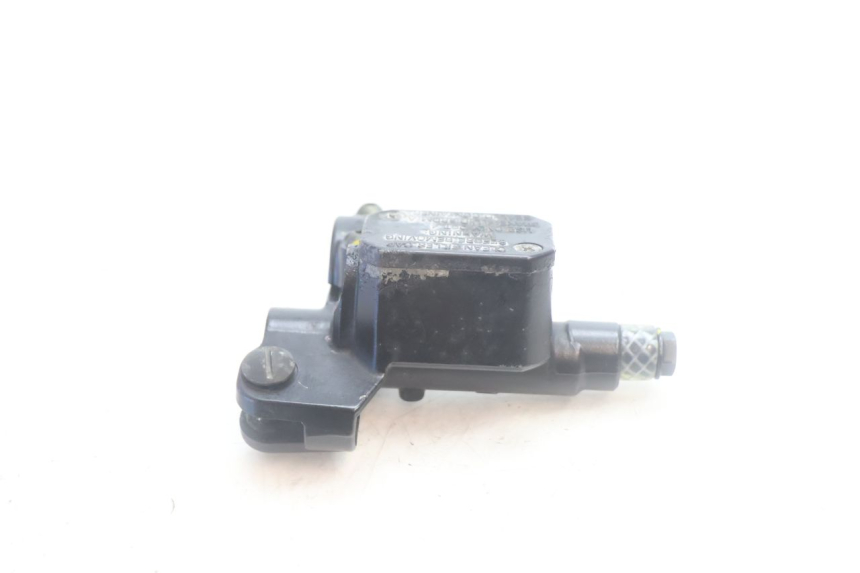 photo de FRONT BRAKE MASTER CYLINDER PIAGGIO MP3 500 (2016 - 2018) - Technical close-up