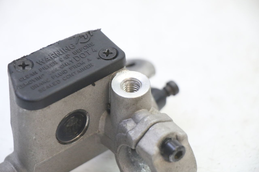 photo de FRONT BRAKE MASTER CYLINDER RIEJU MRT 50 (2018 - 2021) - Zoom on usage condition