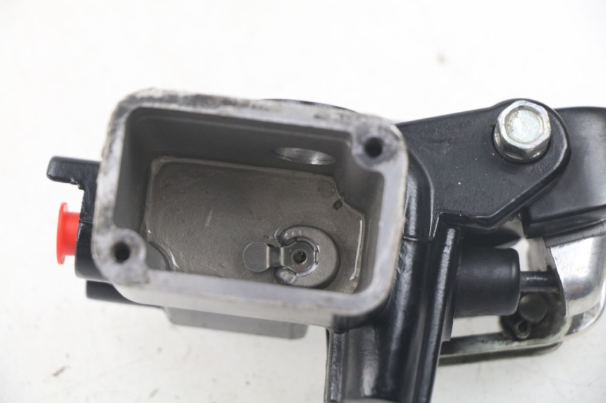 photo de FRONT BRAKE MASTER CYLINDER MBK MW TRYPTIK 125 (2017 - 2022) - Component detail