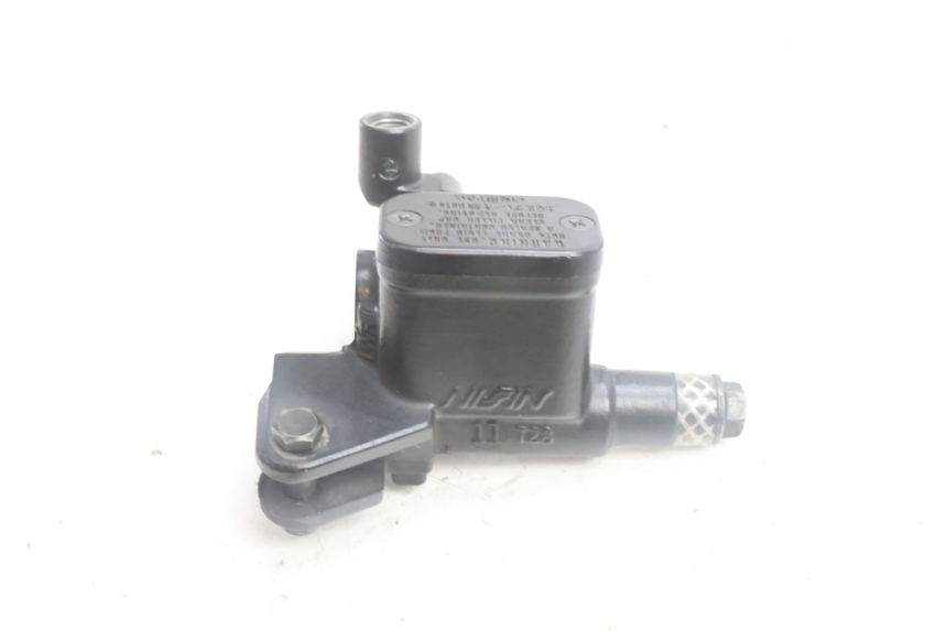 photo de FRONT BRAKE MASTER CYLINDER YAMAHA N-MAX NMAX 125 (2021 - 2024) - Zoom on usage condition