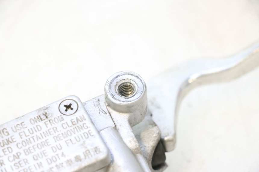 photo de FRONT BRAKE MASTER CYLINDER KYMCO LIKE 4T 50 (2019 - 2025) - Technical close-up