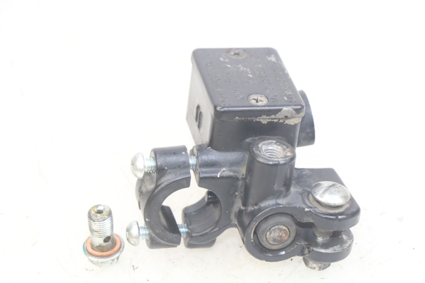 photo de FRONT MASTER CYLINDER PIAGGIO NEW TYPHOON 50 (2010 - 2017) - Zoom on usage condition