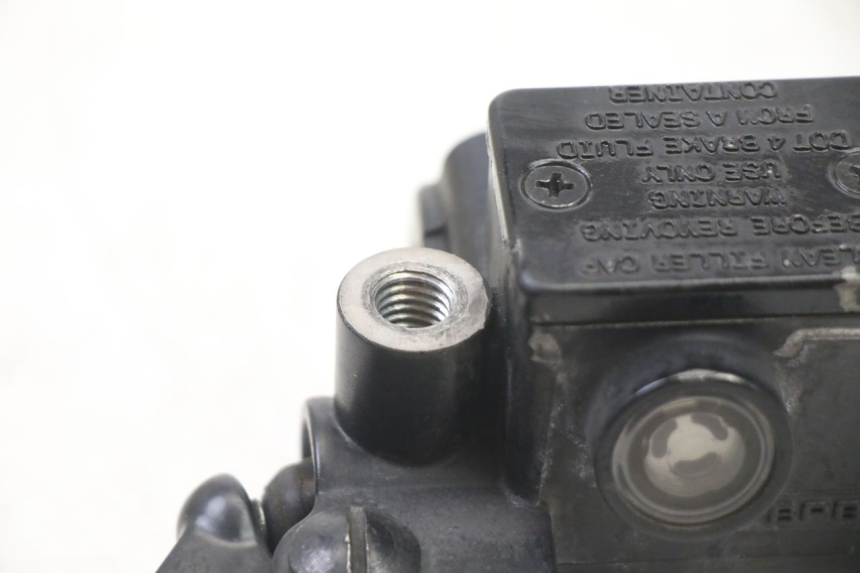 photo de FRONT BRAKE MASTER CYLINDER PIAGGIO NEW TYPHOON 50 (2018 - 2021) - Zoom on usage condition