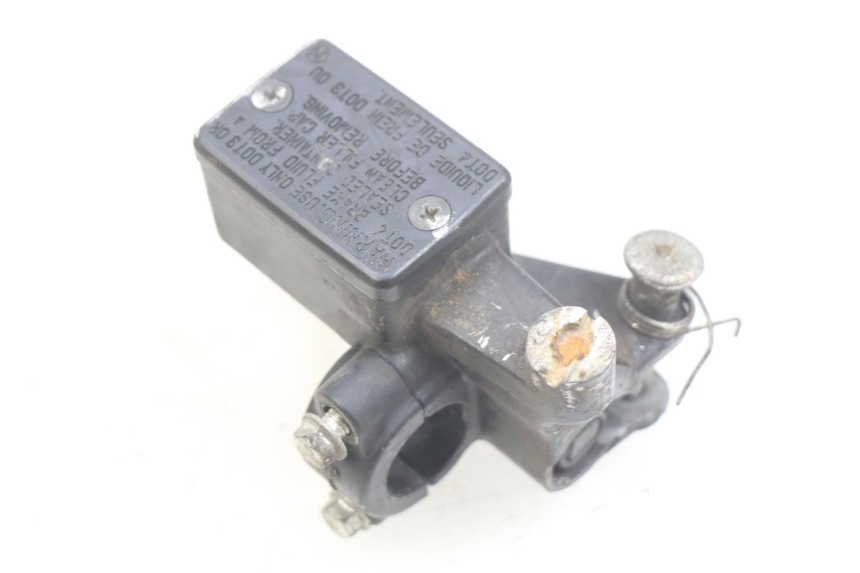 photo de FRONT BRAKE MASTER CYLINDER HONDA NHX LEAD 110 (2008 - 2010) - Alternative perspective