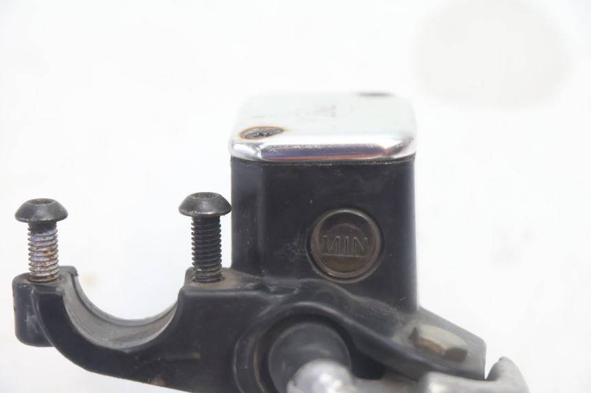 photo de FRONT BRAKE MASTER CYLINDER MBK NITRO 50 (2004 - 2008) - Technical close-up