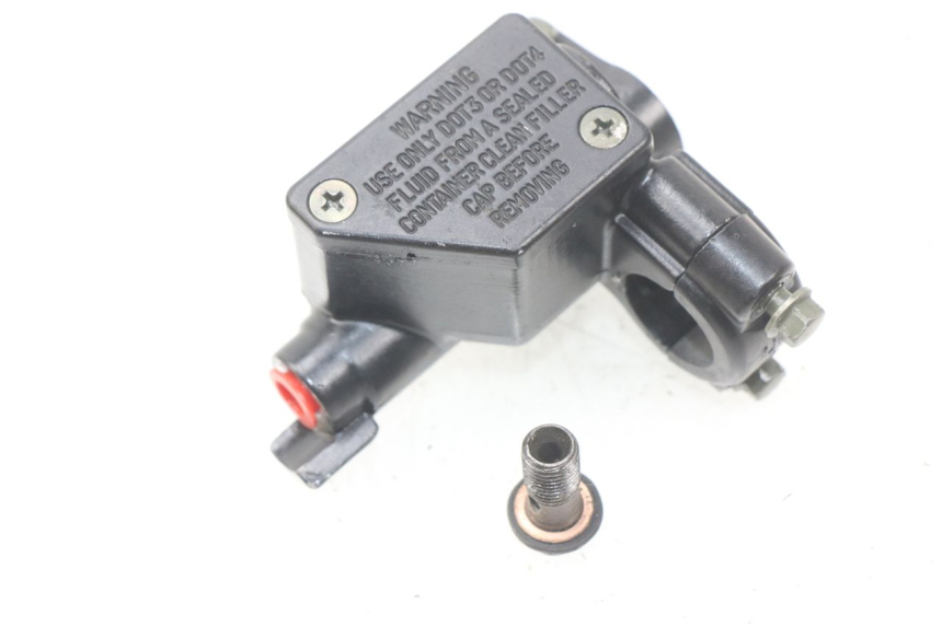 photo de FRONT BRAKE MASTER CYLINDER SYM ORBIT III 3 4T 50 (2021 - 2025) - Alternative perspective