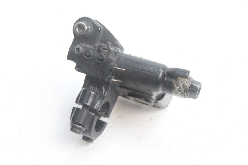 photo de FRONT BRAKE MASTER CYLINDER HONDA PCX (JF28) 125 (2009 - 2011) - Fixing points details