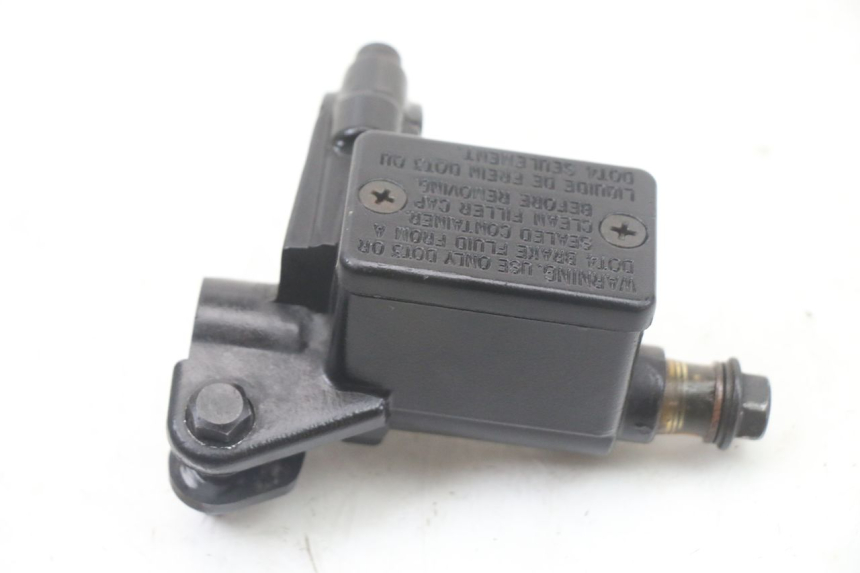 photo de FRONT BRAKE MASTER CYLINDER PEUGEOT KISBEE 4T 50 (2018 - 2022) - Zoom on usage condition