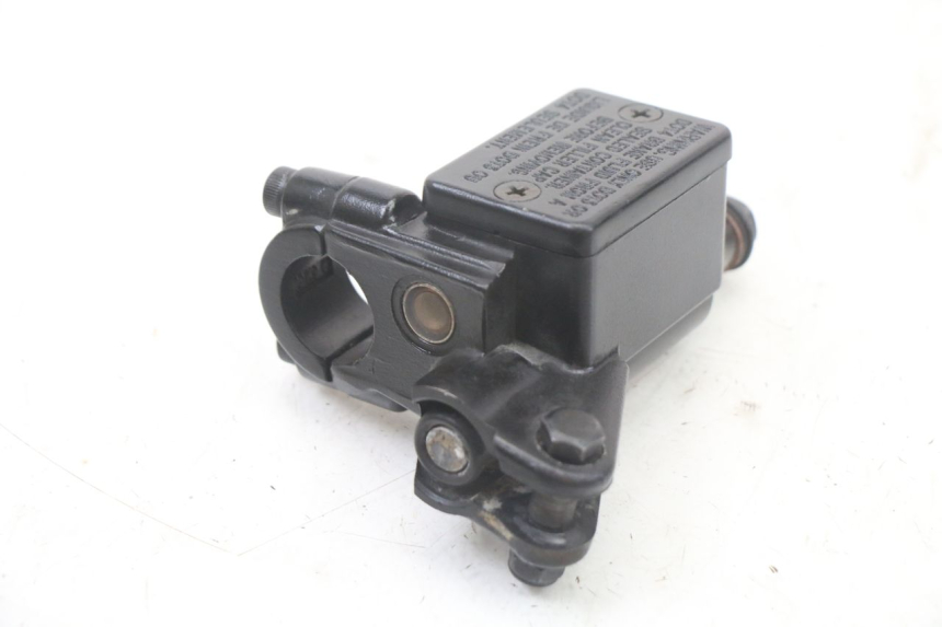 photo de FRONT BRAKE MASTER CYLINDER PEUGEOT KISBEE 4T 50 (2018 - 2022) - Alternative perspective