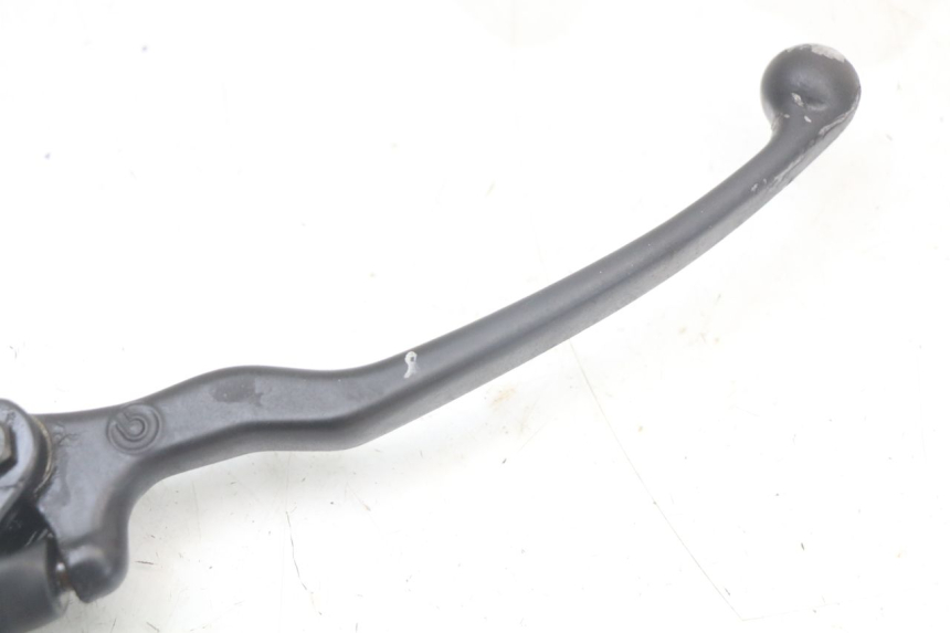 photo de FRONT BRAKE MASTER CYLINDER PIAGGIO BEVERLY 125 (1998 - 2005) - Alternative perspective