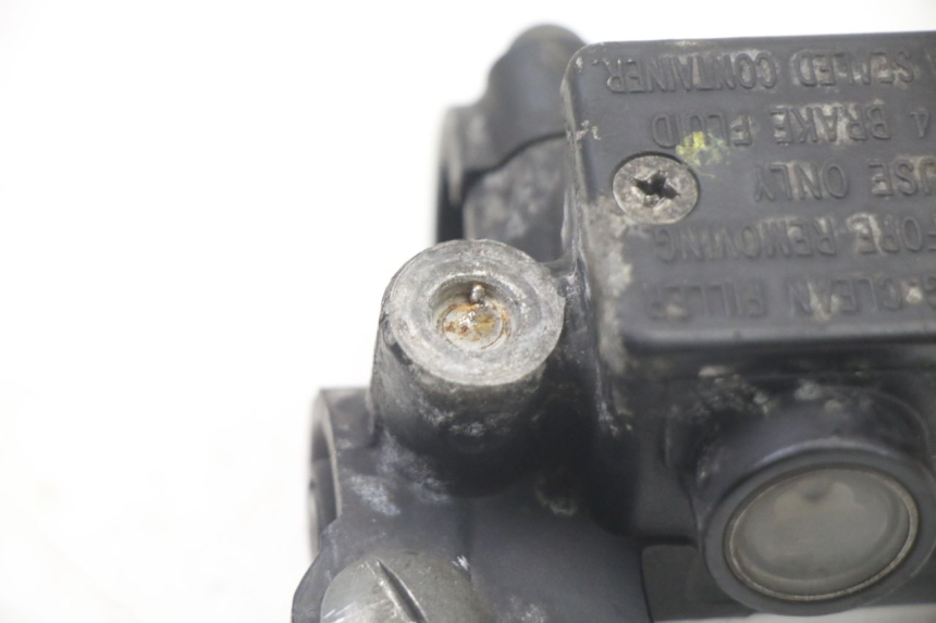 photo de FRONT MASTER CYLINDER PIAGGIO VESPA LX 2T 50 (2005 - 2013) - Zoom on usage condition