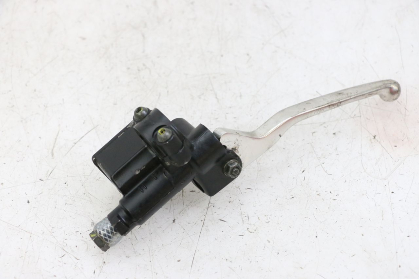 photo de FRONT BRAKE MASTER CYLINDER PIAGGIO VESPA S 2T 50 (2007 - 2014) - Technical close-up