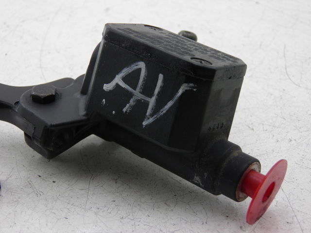 photo de FRONT BRAKE MASTER CYLINDER PIAGGIO X8 STREET 125 (2006 - 2007) - Component detail