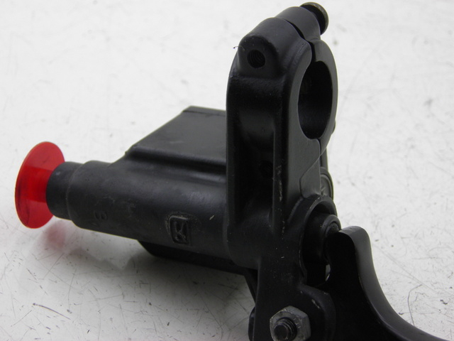 photo de FRONT BRAKE MASTER CYLINDER PIAGGIO X8 STREET 125 (2006 - 2007) - Technical close-up