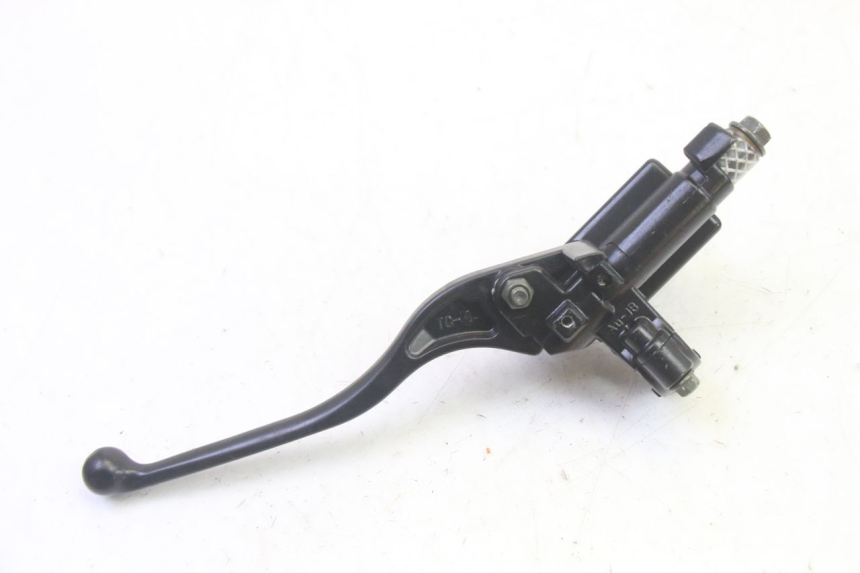 photo de FRONT BRAKE MASTER CYLINDER EFUN PUSA 1 - Fixing points details