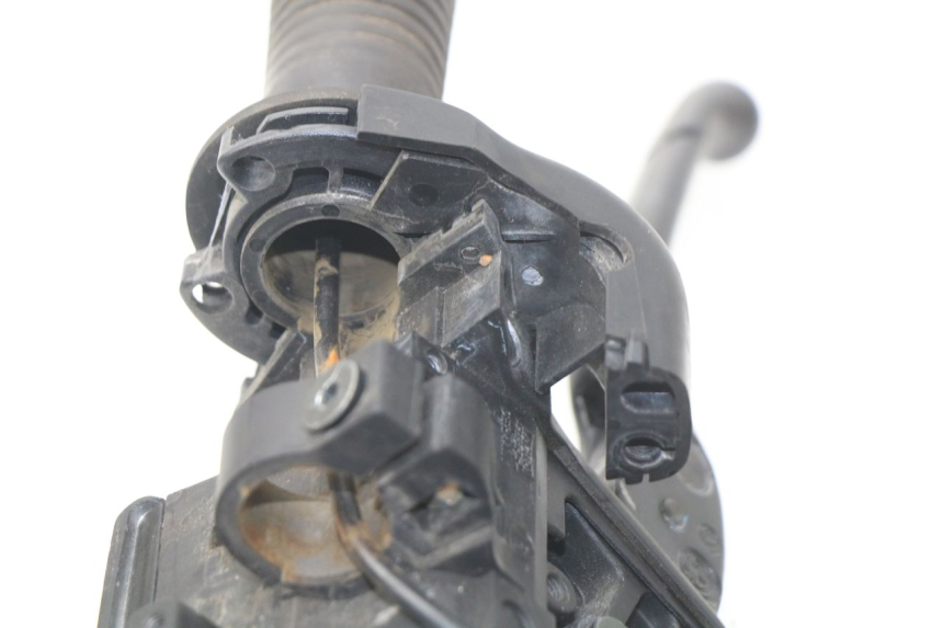 photo de FRONT BRAKE MASTER CYLINDER BMW R GS 1150 (1999 - 2004) - Fixing points details