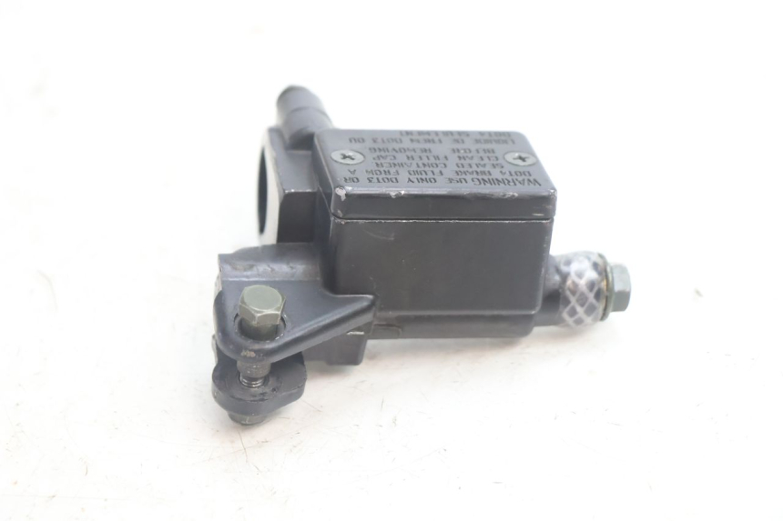 photo de FRONT BRAKE MASTER CYLINDER VASTRO R-ONE 4T 50 (2014 - 2022) - Zoom on usage condition