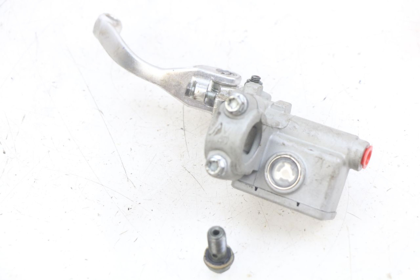 photo de FRONT MASTER CYLINDER YCF R-START 125 - Zoom on usage condition