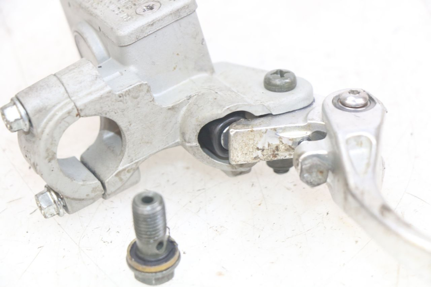 photo de FRONT MASTER CYLINDER YCF R-START 125 - Product overview