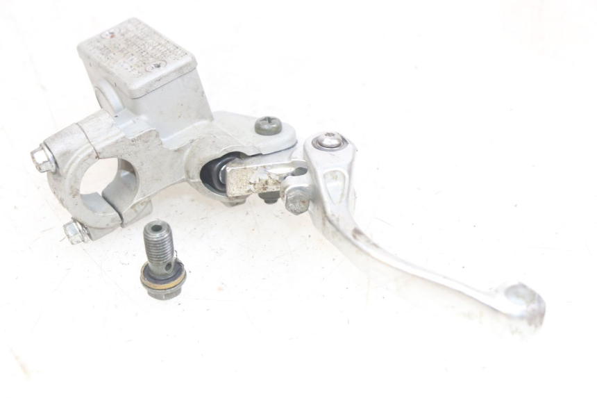photo de FRONT MASTER CYLINDER YCF R-START 125 - Fixing points details