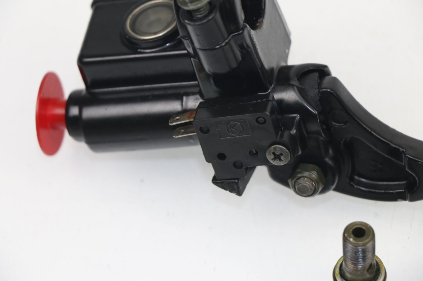 photo de FRONT BRAKE MASTER CYLINDER BHM REVENGER 50 (2009 - 2015) - Alternative perspective