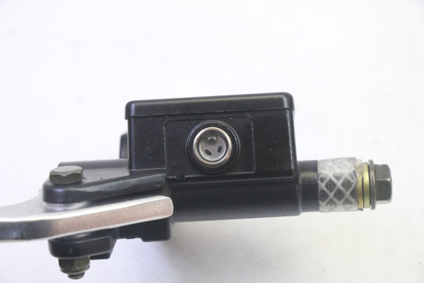 photo de FRONT BRAKE MASTER CYLINDER APOLLO RFZ 125 - Technical close-up