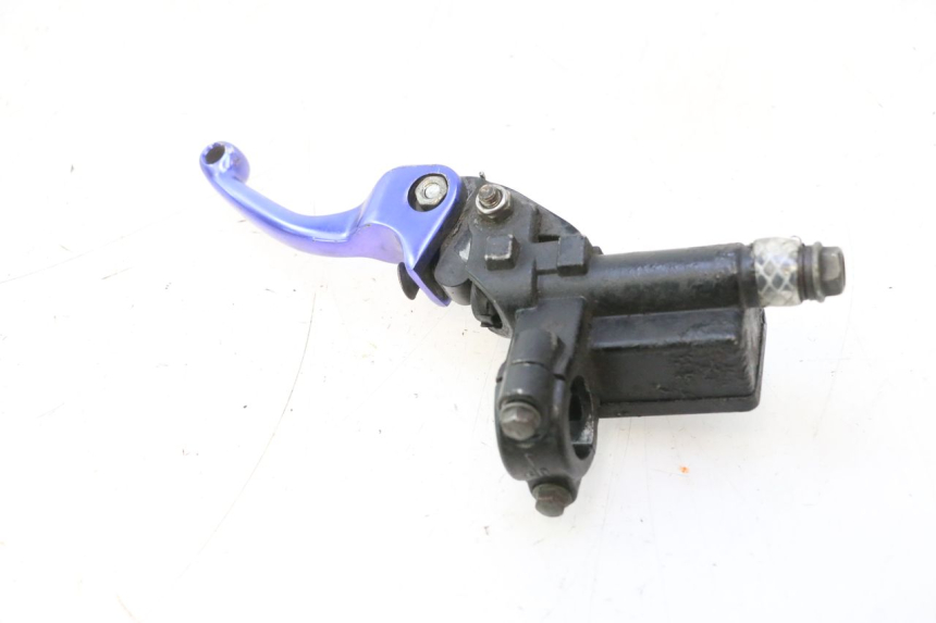 photo de FRONT BRAKE MASTER CYLINDER APOLLO RFZ 140 - Alternative perspective
