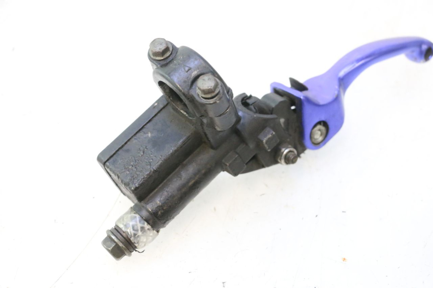 photo de FRONT BRAKE MASTER CYLINDER APOLLO RFZ 140 - Technical close-up